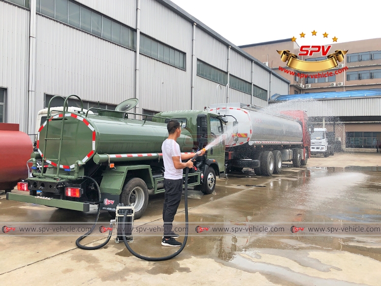 4,000 Litres Water Spraying Truck Sinotruk - Hose Reel Spraying